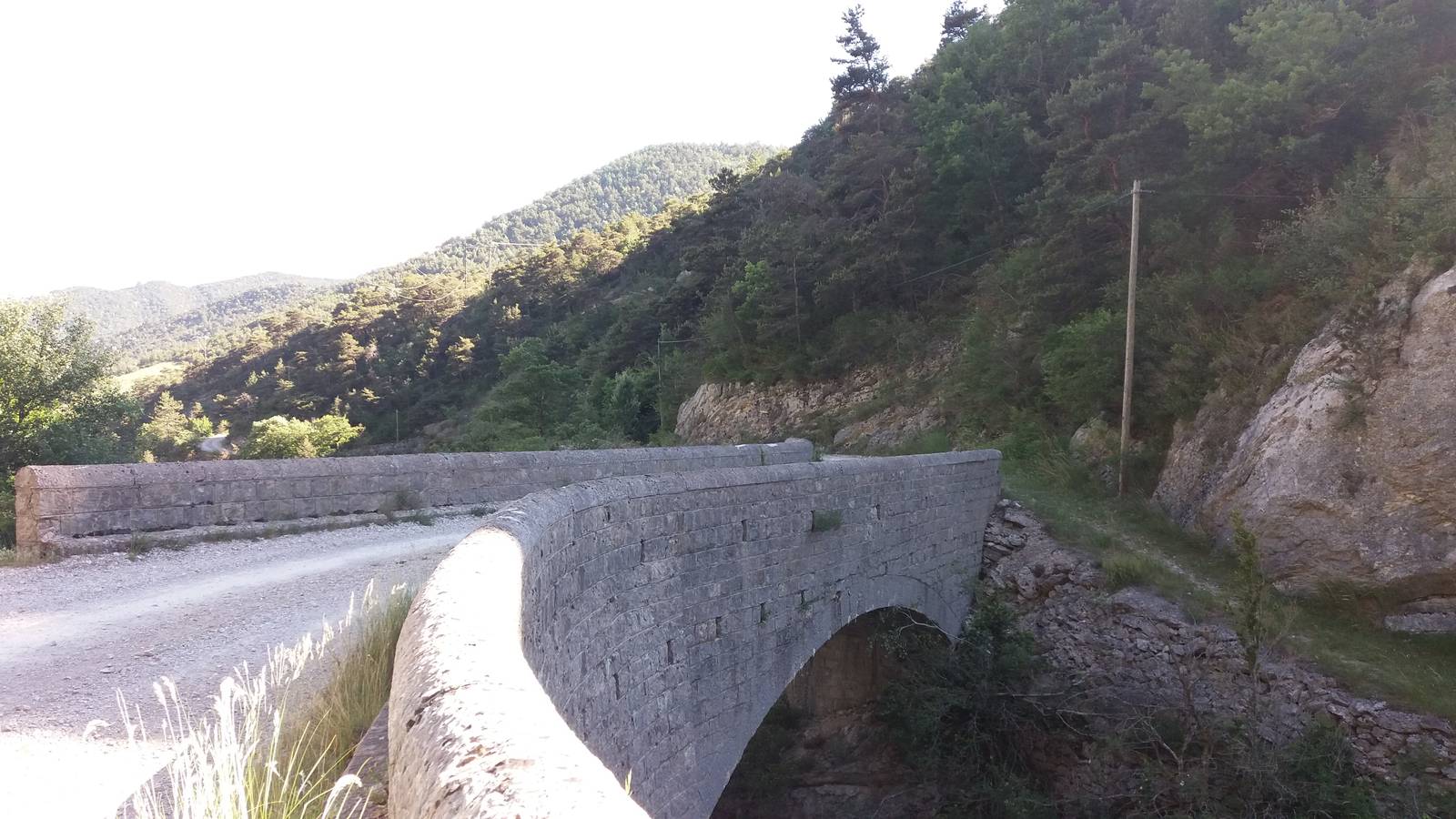 Le pont voûté du chemin de l'Aribat à Rochefourchat